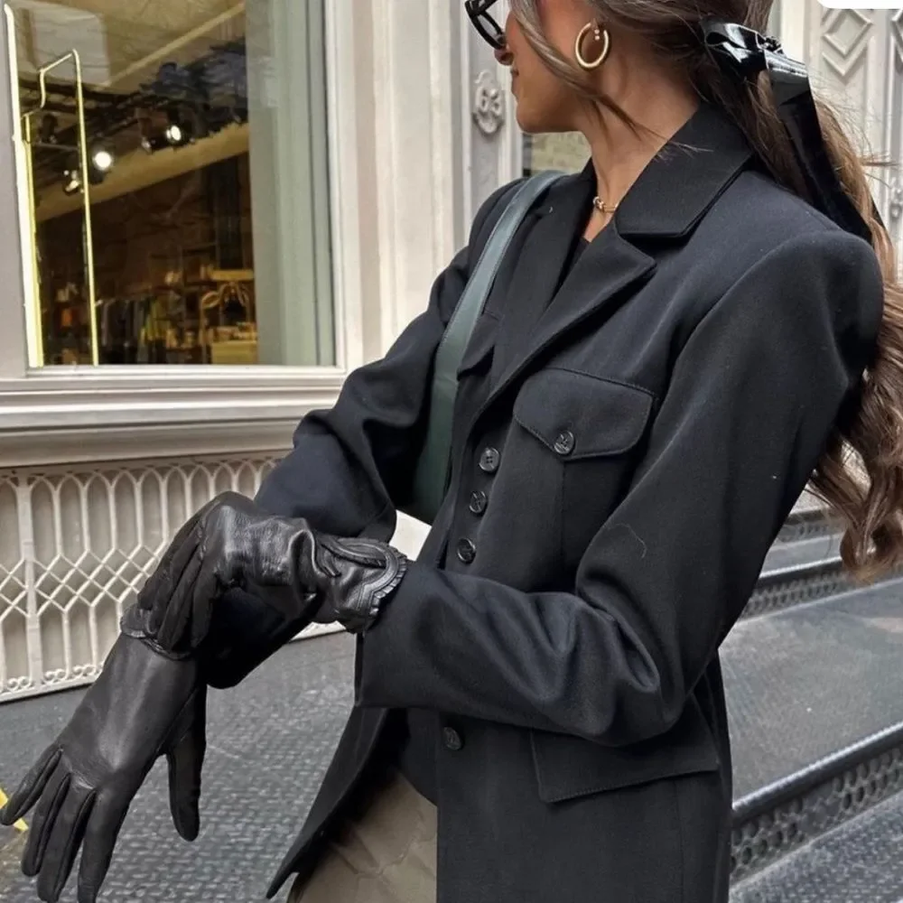 Elegant Black Leather Gloves